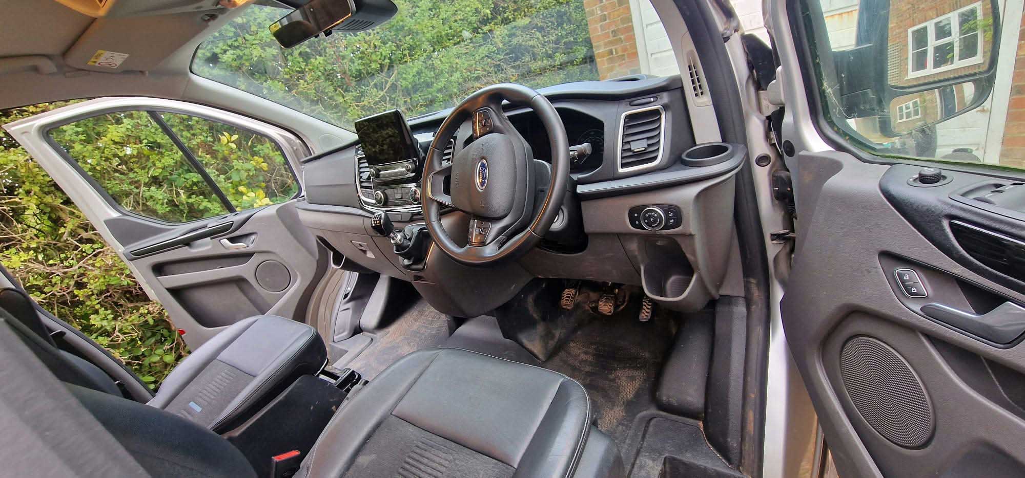 Ford Transit van - photograph 3