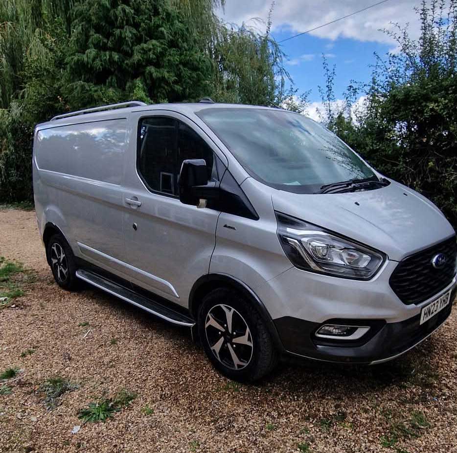 Ford Transit van - photograph 5